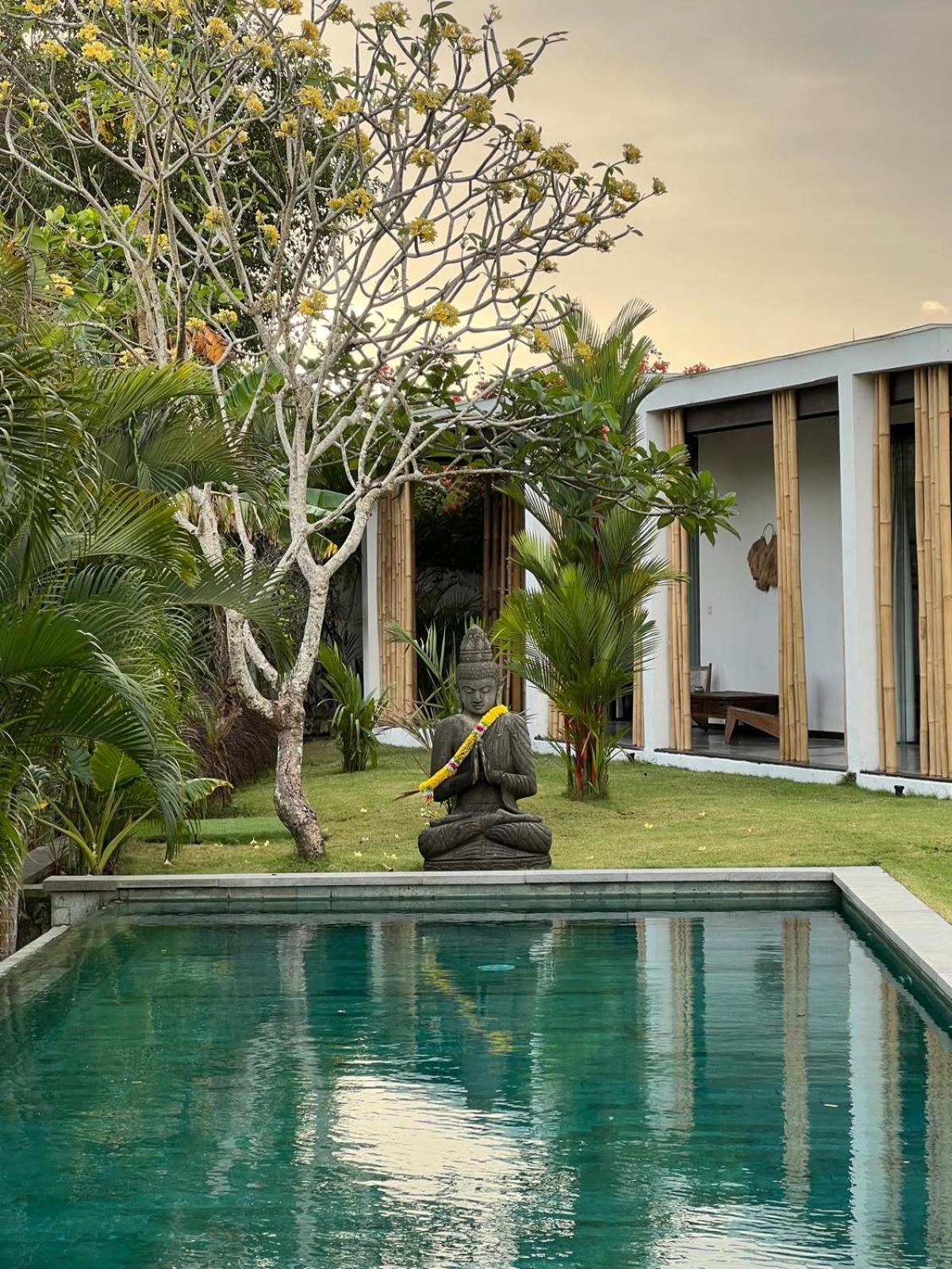 Villa Samudra & Blue Damai & Grey Damai - 8 Bedrooms Bingin Uluwatu