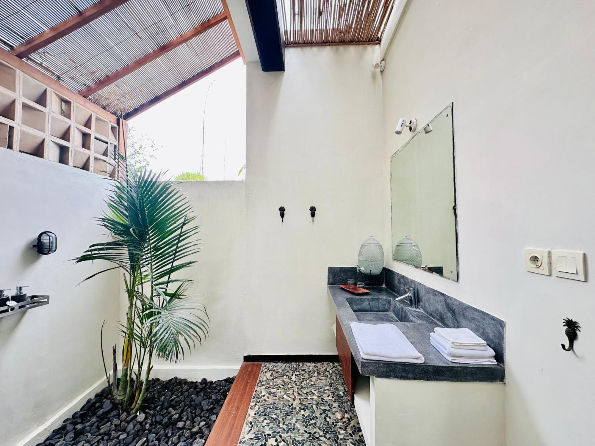 Samudra & Blue Damai & Grey Damai - 8 Bedrooms Bingin Villa
